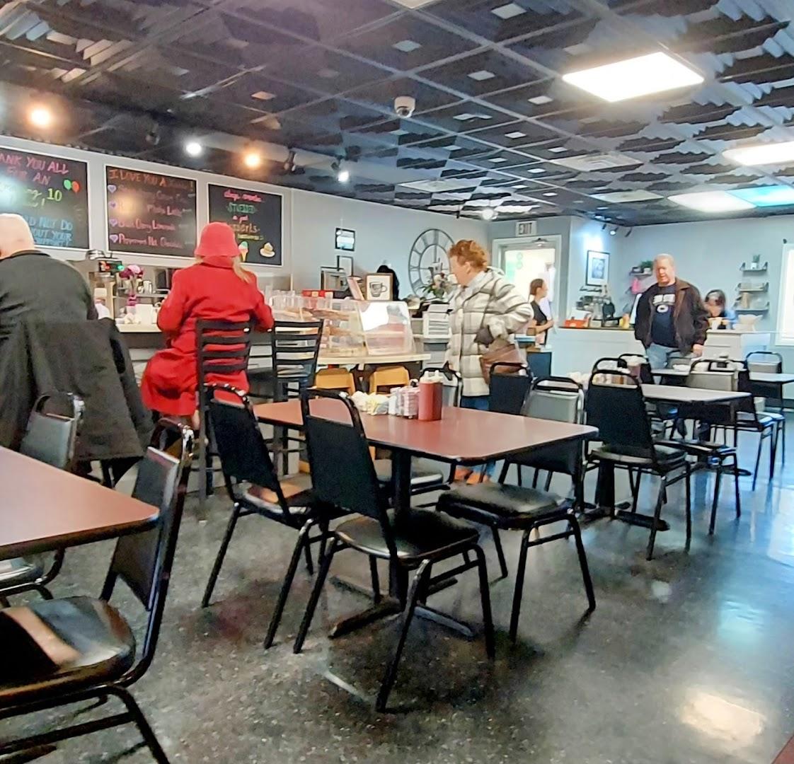 Miss Calee's Eats & Treats