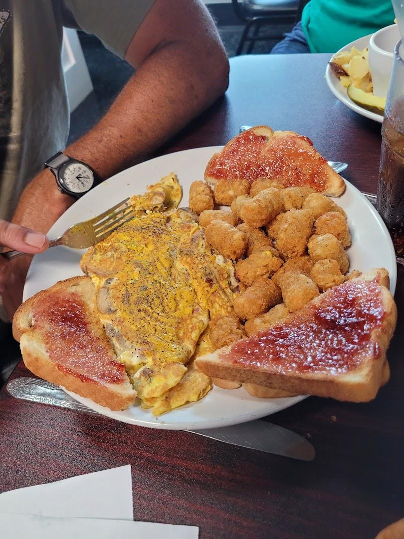 Miss Calee's Eats & Treats